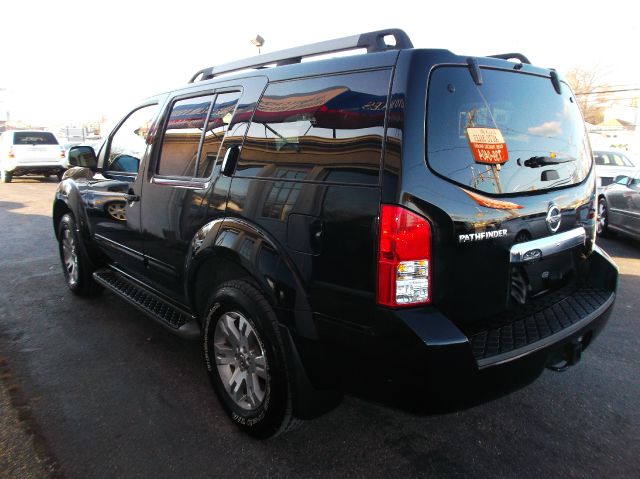 2010 Nissan Pathfinder EX-L W/ DVD System