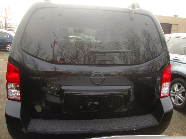 2011 Nissan Pathfinder DSG AUTO W/navigation