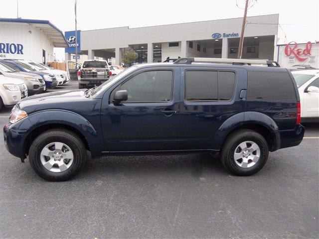 2011 Nissan Pathfinder 4WD Crew Cab SLE