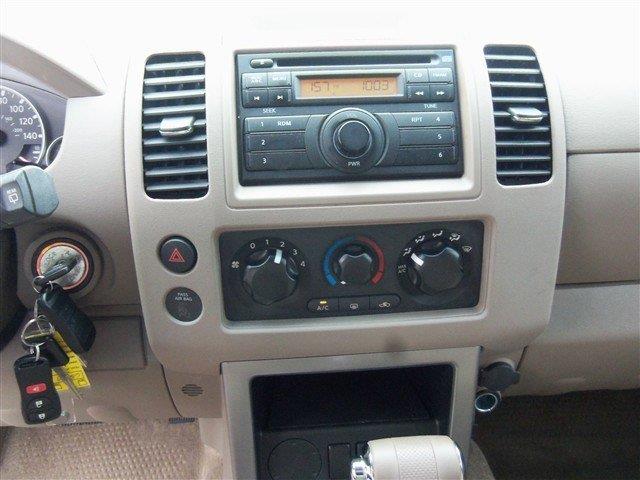 2011 Nissan Pathfinder 4WD Crew Cab SLE