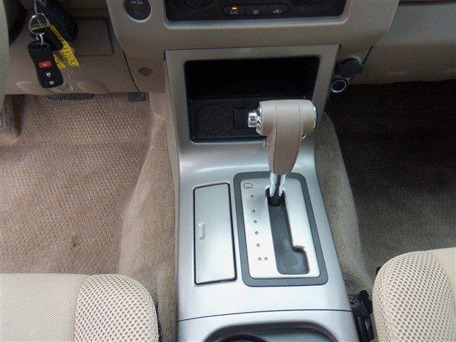 2011 Nissan Pathfinder 4WD Crew Cab SLE
