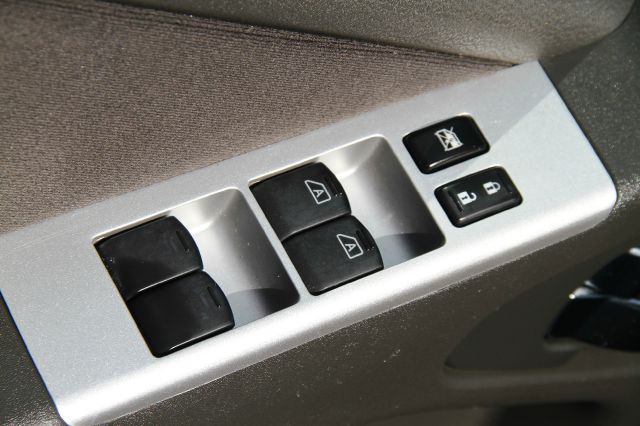 2011 Nissan Pathfinder Prerunner Double Cab V6 Auto 2WD