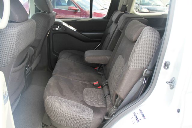 2011 Nissan Pathfinder Prerunner Double Cab V6 Auto 2WD