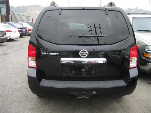 2011 Nissan Pathfinder XR