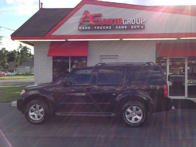 2012 Nissan Pathfinder 4-door Sedan AT Tech Pkg