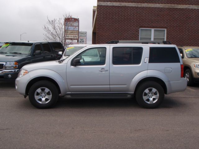 2012 Nissan Pathfinder T6 AWD Leather Moonroof Navigation