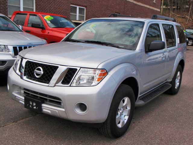 2012 Nissan Pathfinder T6 AWD Leather Moonroof Navigation