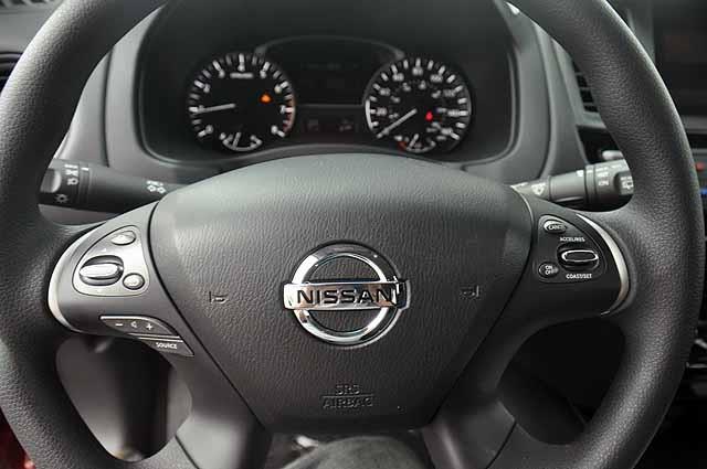 2013 Nissan Pathfinder XR