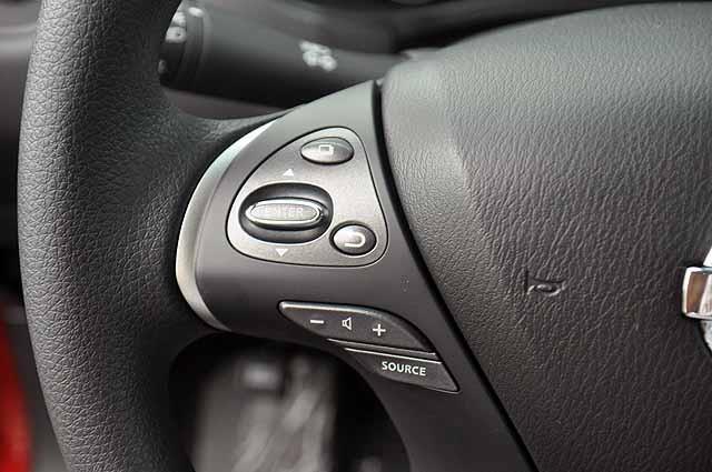 2013 Nissan Pathfinder XR