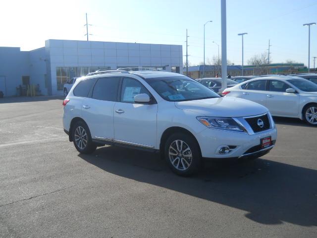 2013 Nissan Pathfinder LS S