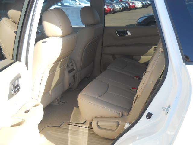 2013 Nissan Pathfinder LS S