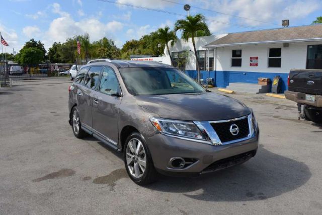 2013 Nissan Pathfinder 4dr Wgn Man Sport