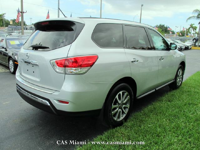 2013 Nissan Pathfinder Unknown