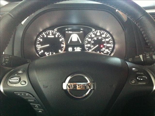 2013 Nissan Pathfinder Prerunner Double Cab V6 Auto 2WD