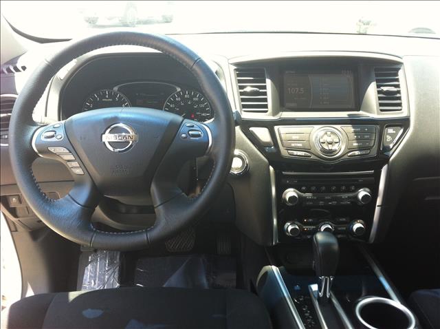 2013 Nissan Pathfinder Prerunner Double Cab V6 Auto 2WD