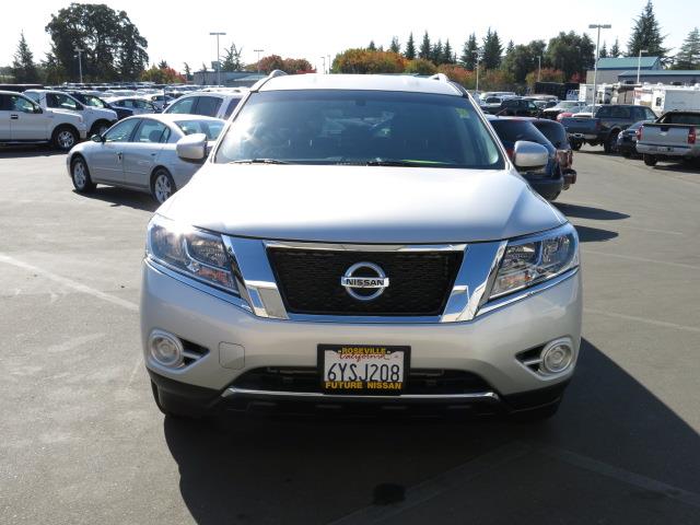 2013 Nissan Pathfinder FWD 4dr