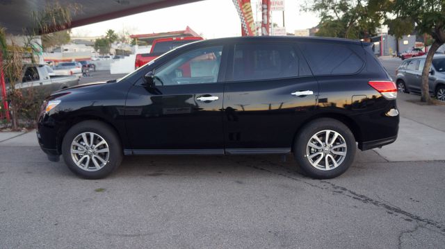 2014 Nissan Pathfinder Touring / AWD