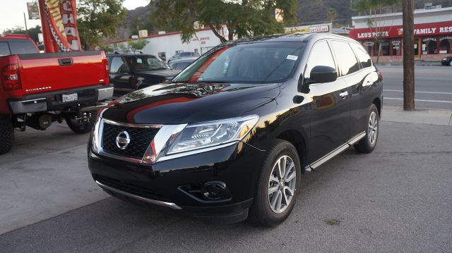 2014 Nissan Pathfinder Touring / AWD