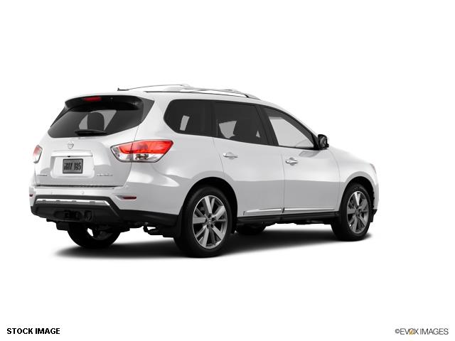 2014 Nissan Pathfinder 6 Speed Hatchback