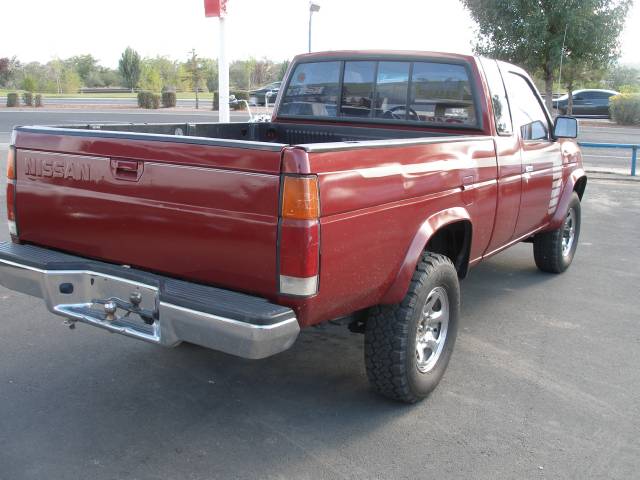 1993 Nissan Pickup Reg Cab 137 WB, 60.0 CA DR