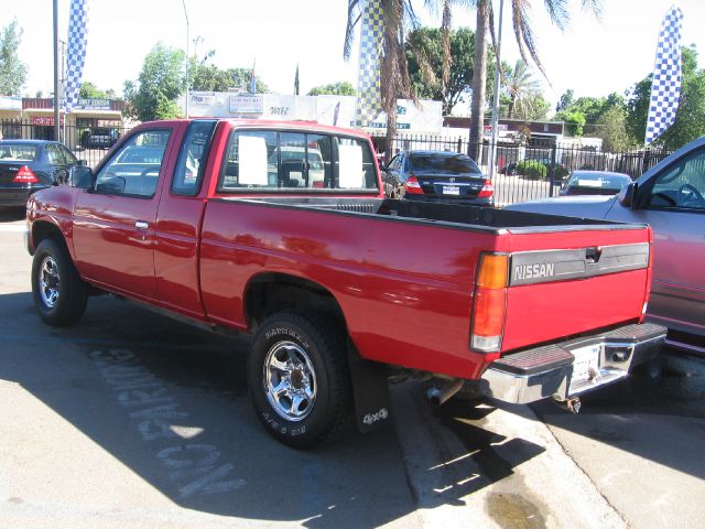1993 Nissan Pickup SLT EXT CAB 4X2