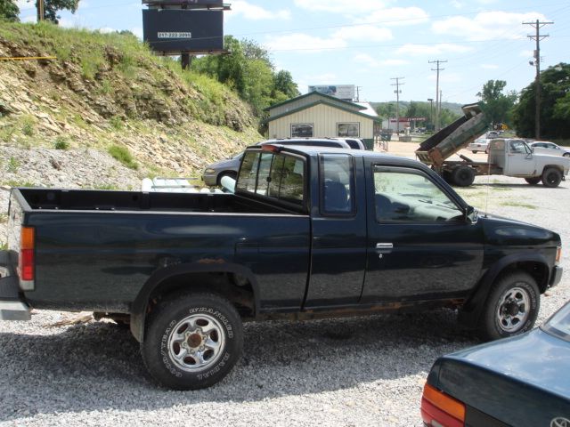 1994 Nissan Pickup RWD 3500 135 Van
