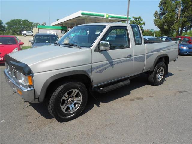 1996 Nissan Pickup SE 2WD