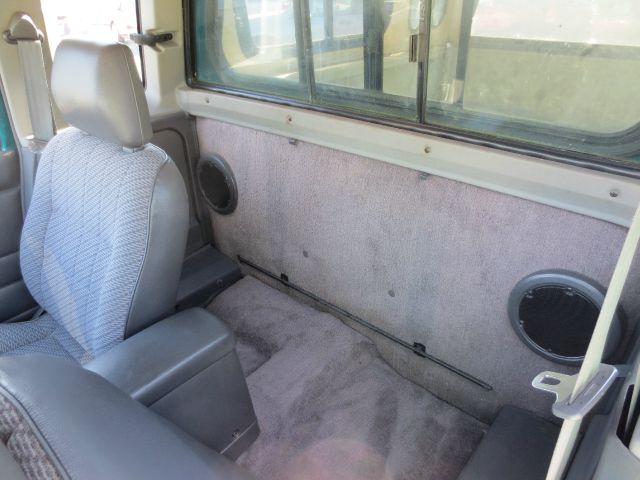 1997 Nissan Pickup W/nav.sys