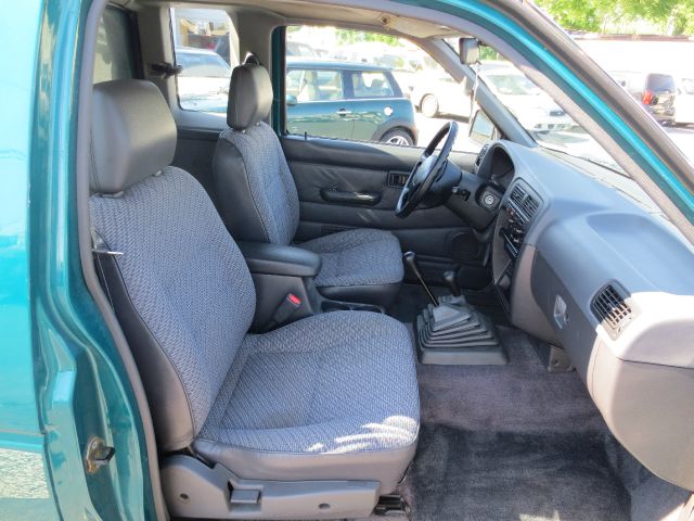 1997 Nissan Pickup W/nav.sys