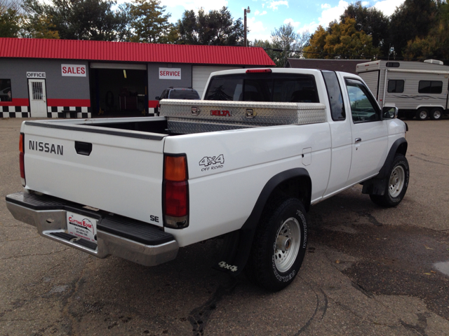 1997 Nissan Pickup SE 2WD