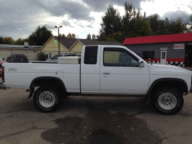 1997 Nissan Pickup SE 2WD