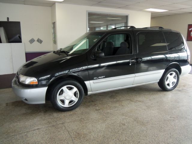 2000 Nissan Quest 140.5 SLT