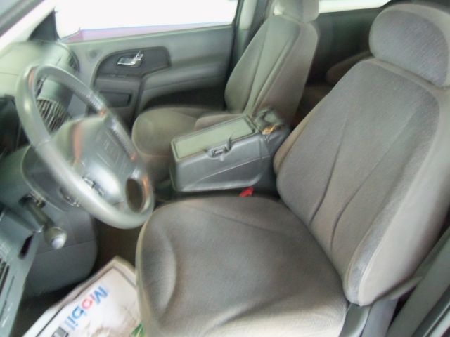 2000 Nissan Quest 140.5 SLT