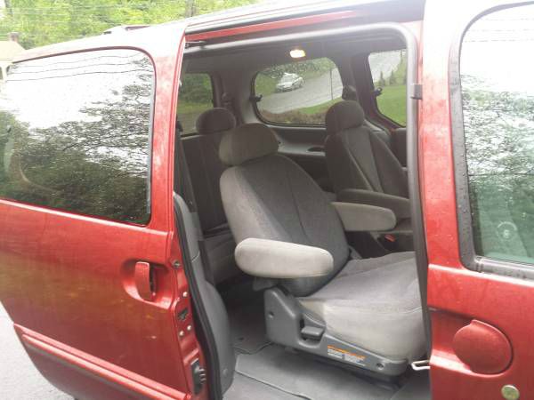 2000 Nissan Quest LS Flex Fuel 4x4 This Is One Of Our Best Bargains