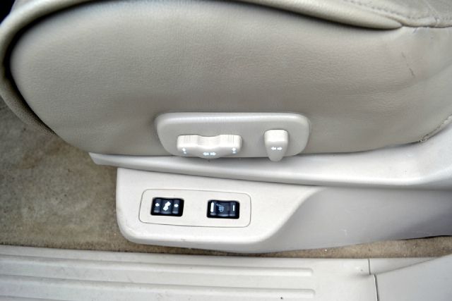 2004 Nissan Quest ST Pickup 4D 5 1/2 Ft