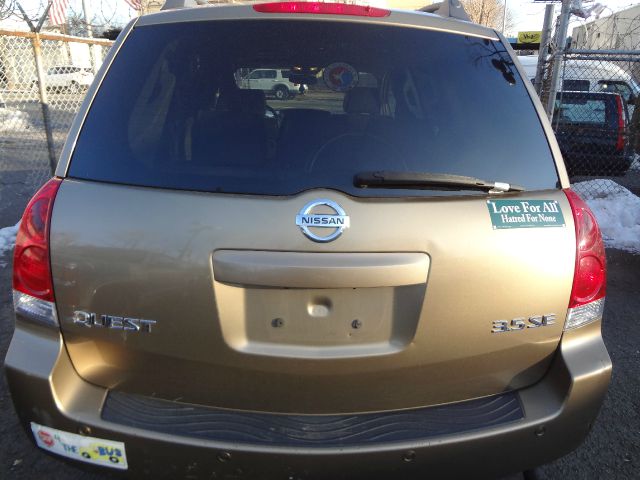 2004 Nissan Quest LE