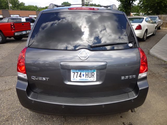 2004 Nissan Quest LE