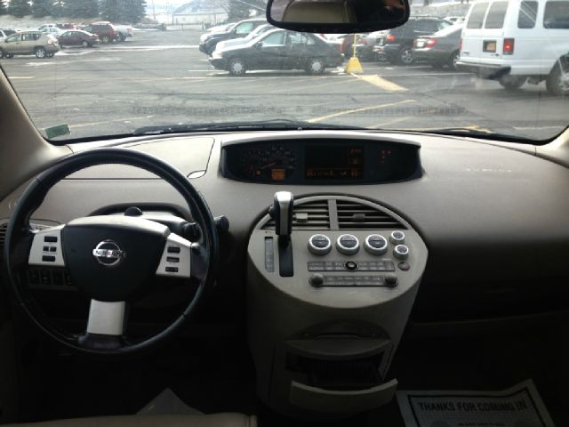 2004 Nissan Quest LE