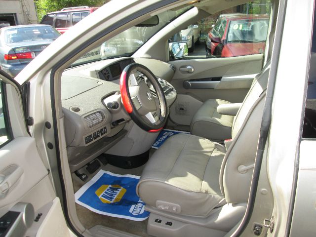 2004 Nissan Quest LE