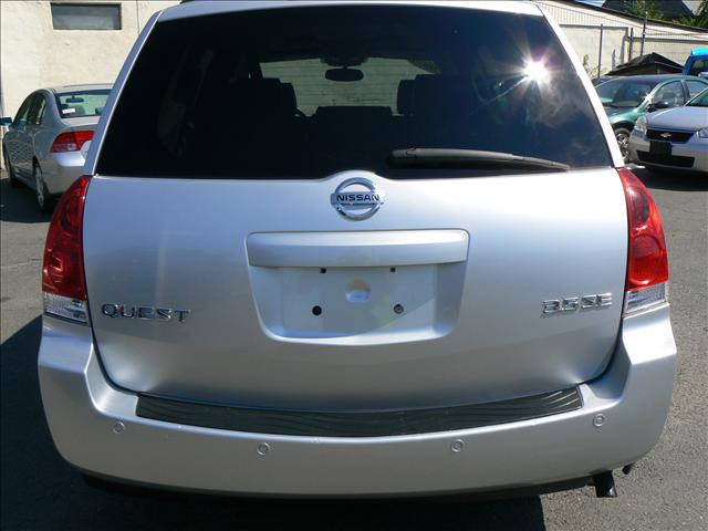 2004 Nissan Quest SE