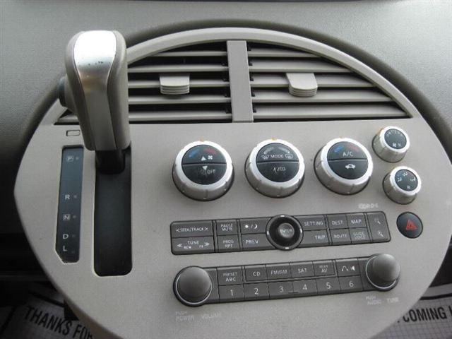 2004 Nissan Quest SE