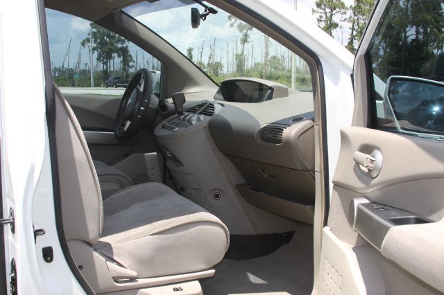 2004 Nissan Quest ST Pickup 4D 5 1/2 Ft