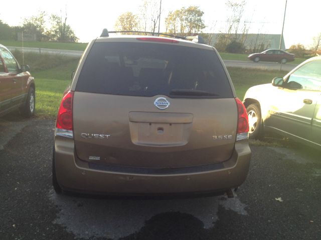 2004 Nissan Quest SE
