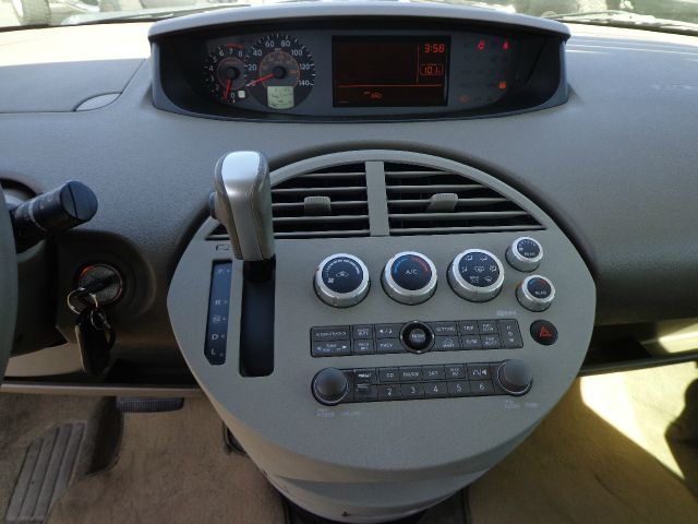 2005 Nissan Quest Supercab 139 XLT 4WD