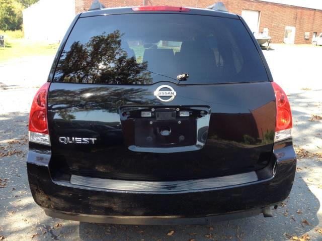 2005 Nissan Quest XR