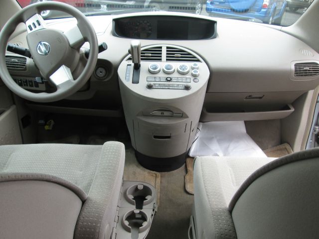 2005 Nissan Quest LE