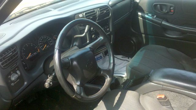 2006 Nissan Quest ST Pickup 4D 5 1/2 Ft