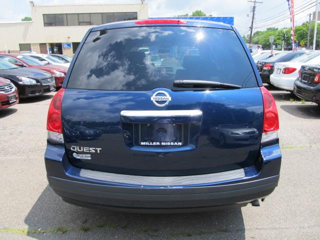 2008 Nissan Quest Base