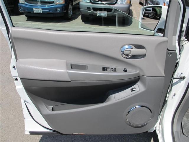2008 Nissan Quest Base