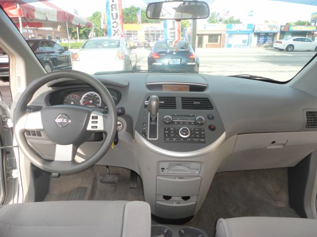 2008 Nissan Quest LE